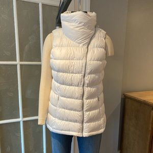 Athleta Puffer Vest